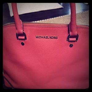 L👀k!! Michael Kor medium dome